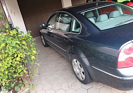 VW Passat Volkswagen 1.8 T tiptronic Highline Highline