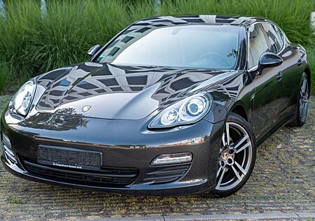 Porsche Panamera PanameraS*SCHALTGETRIEBE*EINZELSTÜCK*SPORTABGAS