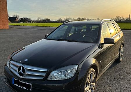 Mercedes-Benz C 180 CGI Automatik