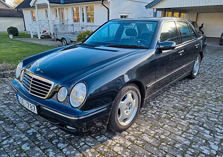 Mercedes-Benz E 320 AVANTGARDE Avantgarde