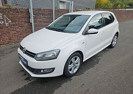VW Polo Volkswagen V Life