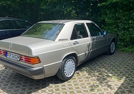 Mercedes-Benz 190 E 2.0 l 118 PS