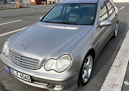 Mercedes-Benz 200