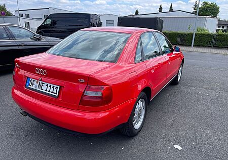 Audi A4 1.6 -