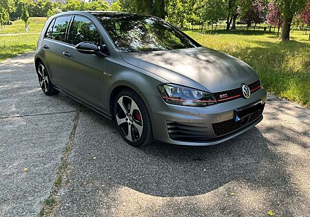 VW Golf Volkswagen 2.0 TSI BMT GTI Performance GTI Performance
