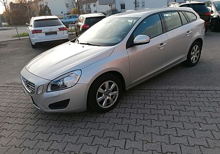 Volvo V60 Kombi Kinetic Navi Sitzheizung