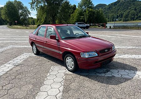 Ford Escort 1,4 CLX sehr gepflegt