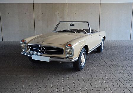 Mercedes-Benz 230 SL Pagode W 113 Vollrestauration