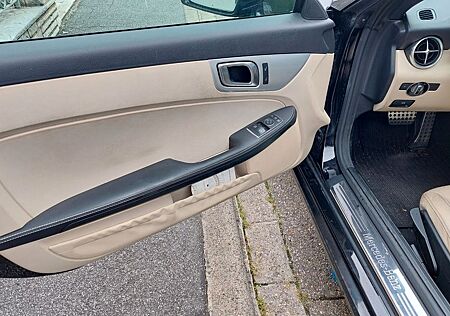 Mercedes-Benz SLC 200 -