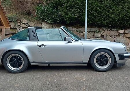 Porsche 911 Urmodell 911 Carrera 3.0 Targa Matching Numbers