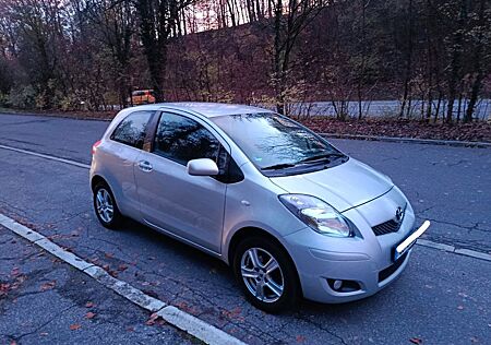 Toyota Yaris 1,0-l-VVT-i Cool Cool