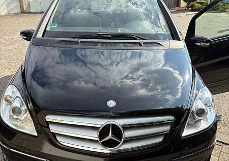 Mercedes-Benz B 200 CDI - schwarz Autom. Top Ausstattung