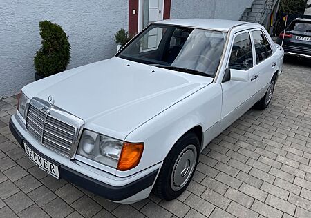 Mercedes-Benz 250 250D Automatik Klima Standh. 1-Hand AHK BRD
