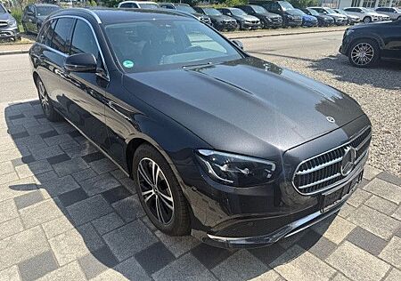 Mercedes-Benz E 220 d T Aut. AHK LED ParkPak Navi MBUX Avantg.