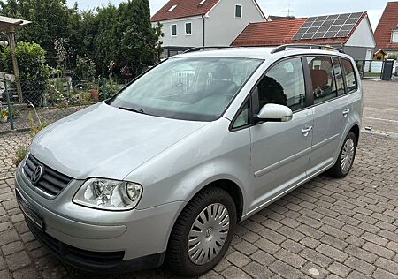 VW Touran Volkswagen 1.6 FSI Automatik Basis Basis