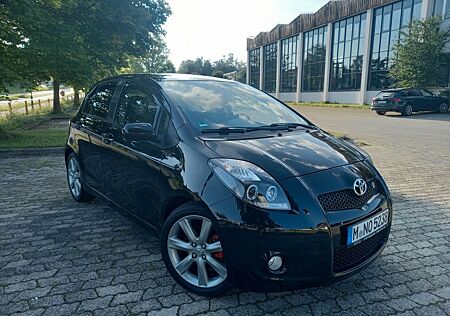 Toyota Yaris 1,8-l-Dual-VVT-i TS TS