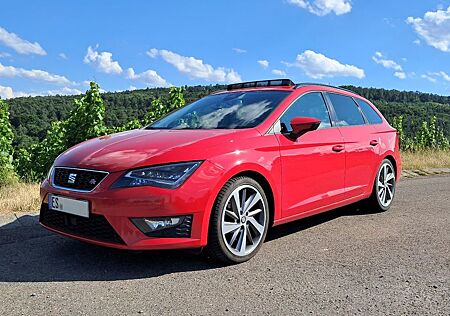 Seat Leon ST 2.0 TDI 135kW FR DSG ACC Pano Alcantara