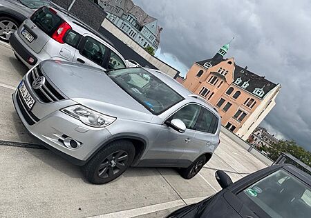 VW Tiguan Volkswagen 2.0 TDI Sport & Style Automatik Sport...