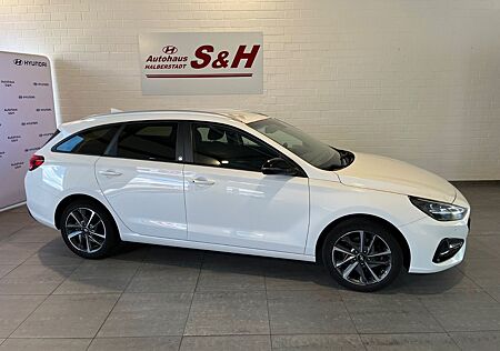 Hyundai i30 i30cw 1,6CRDi ED30+ DCT NAVI PDCv+h Tempo SH AAC