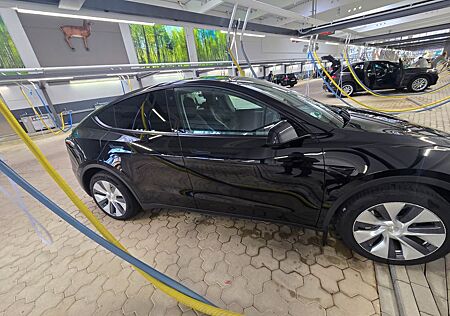 Tesla Model Y Hinterradantrieb RWD -