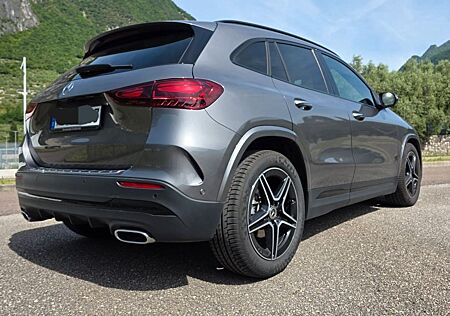 Mercedes-Benz GLA 200 DCT -Edition AMG Line Night Paket