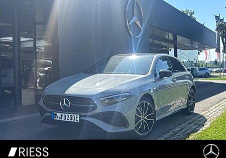 Mercedes-Benz A 250 e EQ AMG+AHK+PANO+MEM+MULTIBEAM+11KW+360°+