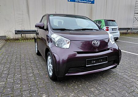 Toyota iQ Basis *1 Hand *Scheckheft* Neu TÜV