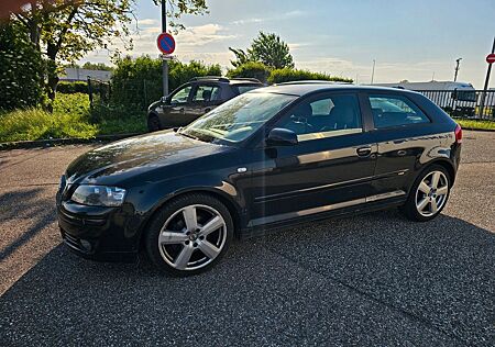 Audi A3 1.8 TFSI 160PS 2X S-LINE INNEN UND AUSSEN