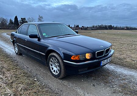 BMW 728 - GEPFLEGT - LPG - KEIN ROST