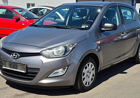 Hyundai i20 TREND/TÜV/1.HND/KLMA/8FCHBRFT/ELEKTRFNSTRVRN