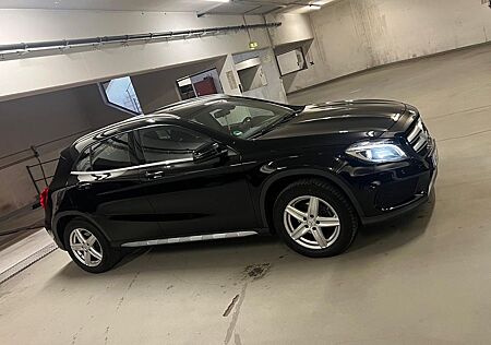 Mercedes-Benz GLA 200 d 4MATIC DCT -