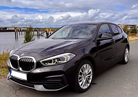 BMW 118i / Automatik / CarPlay / Shz