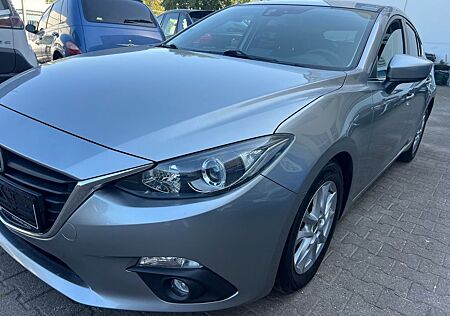 Mazda 3 Lim. Center-Line