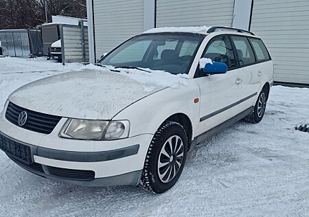 VW Passat Volkswagen 3B Kombi | Tüv 01/27 | AHK | Klima