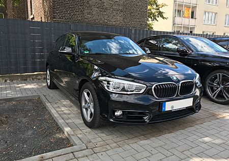 BMW 118i Sport Line Sport Line Automatik