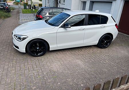 BMW 118i Sport Line Sport Line
