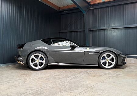 Ferrari 12Cilindri + 1. Hand + 54 km + Carbon Exterieur