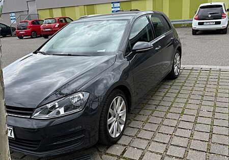 VW Golf Volkswagen 1.2 TSI 63kW BMT Trendline Trendline