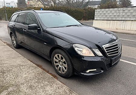 Mercedes-Benz E 220 E-Klasse T-Modell CDI BlueEfficienc Aut.