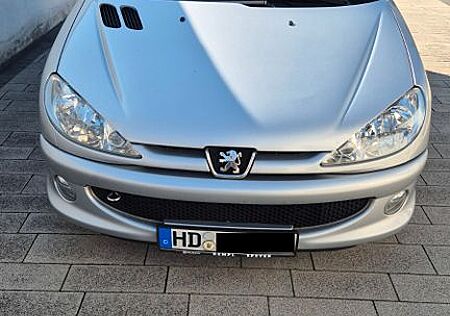 Peugeot 206 Tendance HDi FAP 110 TÜV 03/27