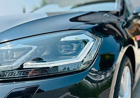 VW Golf Volkswagen 7 1.5 TSI 110KW schwarz metallic NEU HU