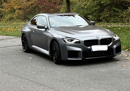 BMW M2 Coupé - frozen grey 05/2025 5.000 km 480 PS