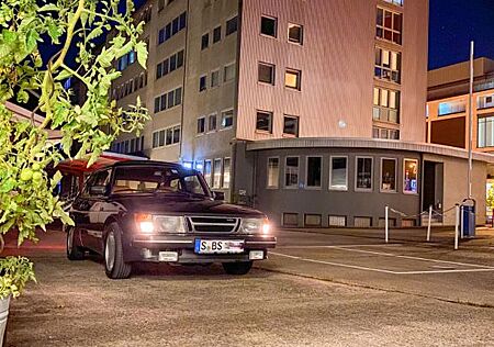 Saab 900