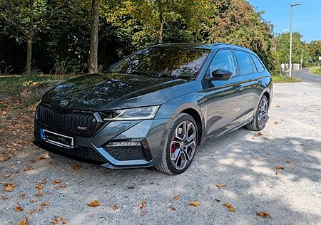 Skoda Octavia 1.4 TSI iV DSG RS nahezu Vollausstattung