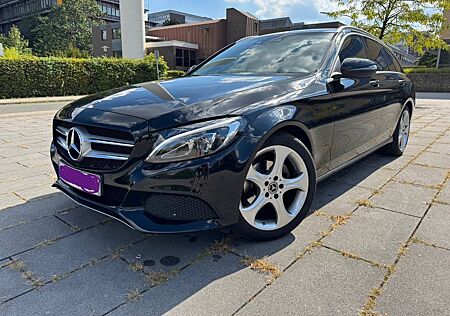 Mercedes-Benz C 180 T AVANTGARDE Burmester AHK Keyless Autom.