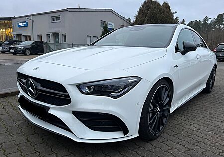 Mercedes-Benz CLA 35 AMG Mercedes-AMG CLA 35 4MATIC COUPÉ