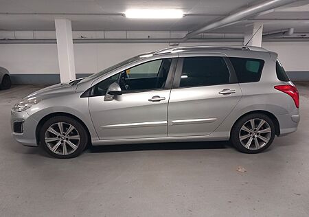 Peugeot 308 SW Allure 120 VTi Allure, 5-7 Sitzer