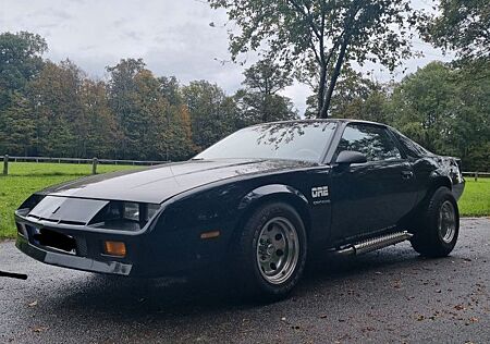 Chevrolet Camaro OLDTIMER 1987 V6 2,8L mit Sidepipes