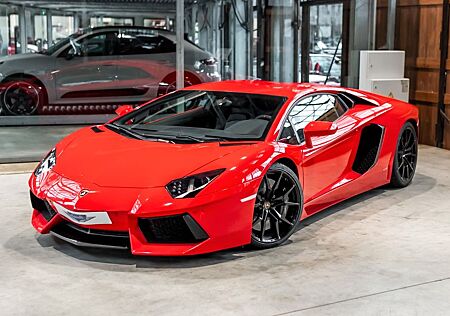 Lamborghini Aventador LP700 Rosso Mars