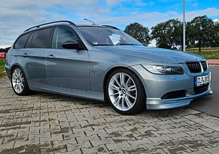 BMW 325i touring -